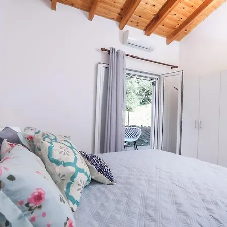 Casa Niovi, Acharavi *